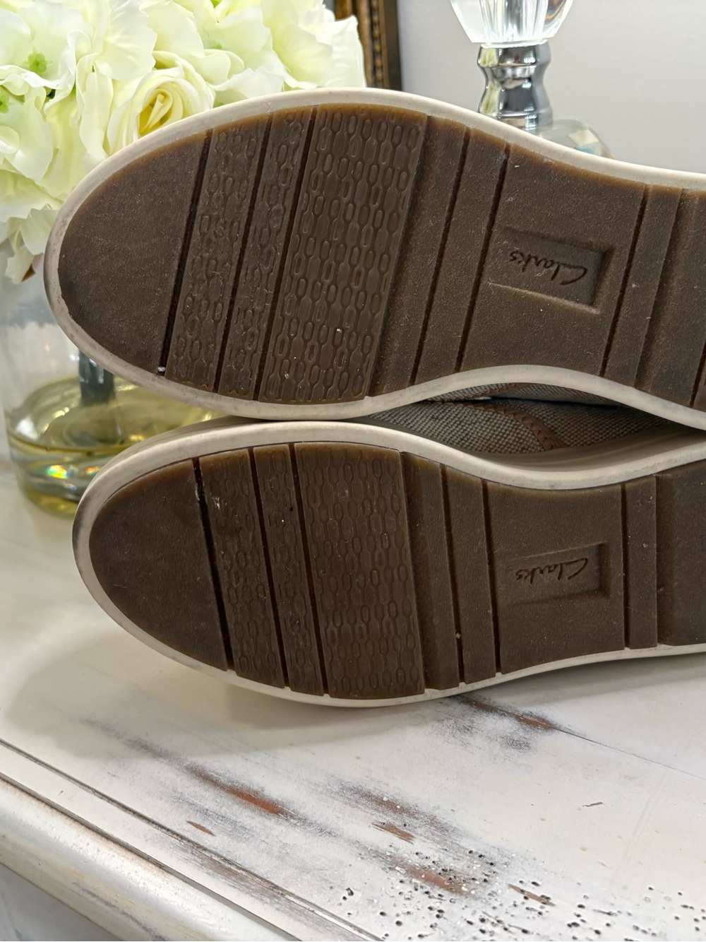 Cloudsteppers by Clarks Beige Slip-On Women's Sneakers - Picture 4 of 4